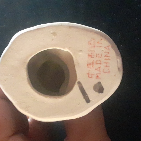 Ceramic Frog Figurine talking to a Turtle - Picture 4 of 7